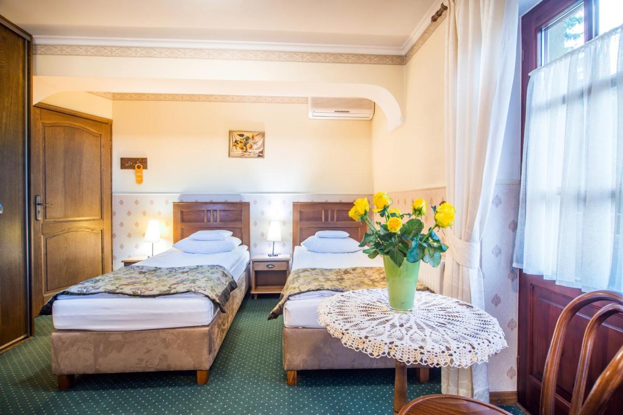 Hotel Dwa Ksiezyce Kazimierz Dolny Exterior foto